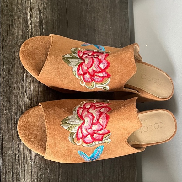 Coconuts by Matisse Tan Floral Embroidered Mules Size 9.5 - Picture 6 of 7